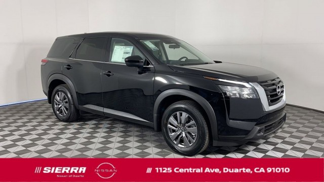 2025 Nissan Pathfinder S