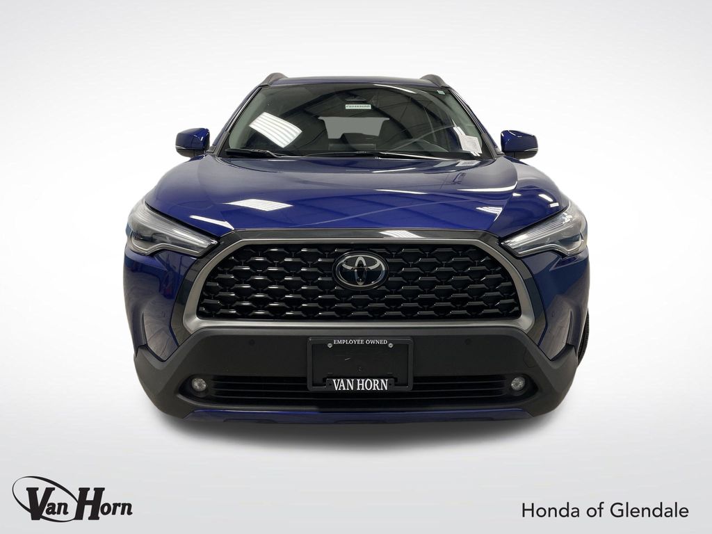 2023 Toyota Corolla Cross XLE photo 11