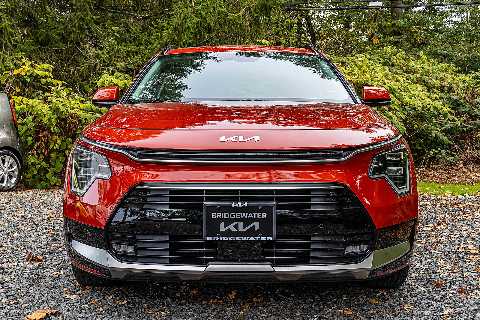 2023 Kia Niro Plug-In Hybrid SX Touring photo 2