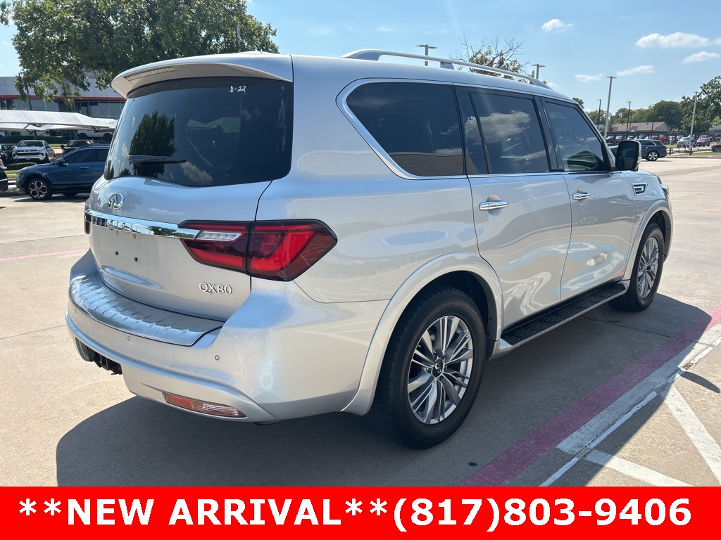 2020 Infiniti QX80 Luxe photo 3