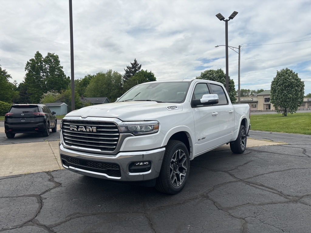 2025 Ram 1500 Laramie photo 3