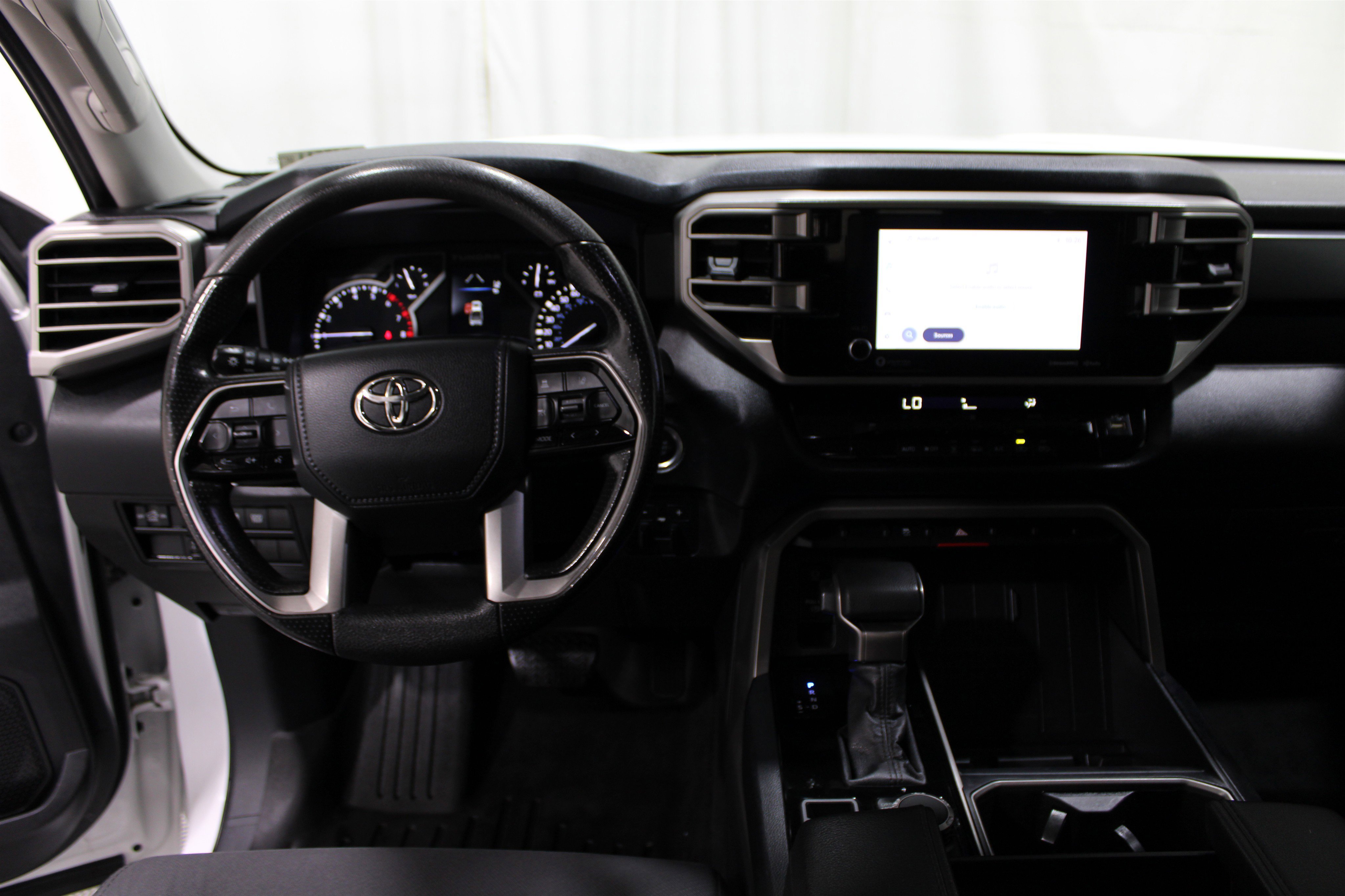 2022 Toyota Tundra SR5 photo 2