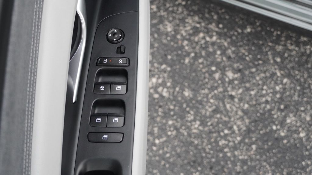 2024 Hyundai Elantra Limited photo 12
