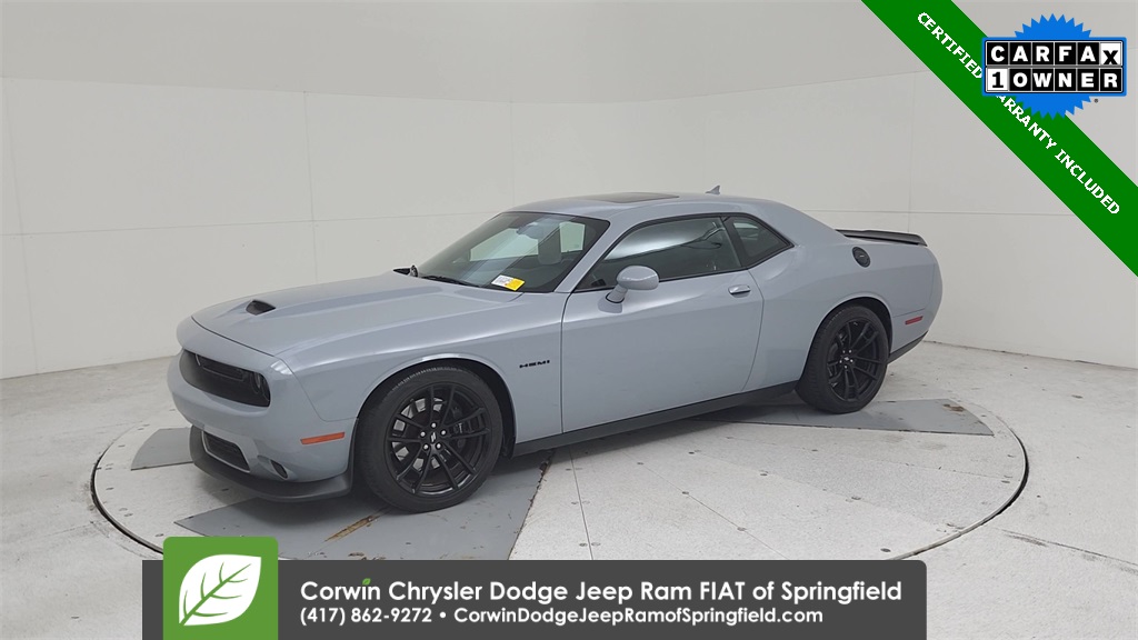 2022 Dodge Challenger R/T photo 6