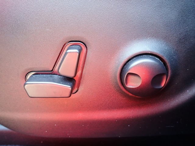 2023 Jeep Cherokee Altitude photo 14