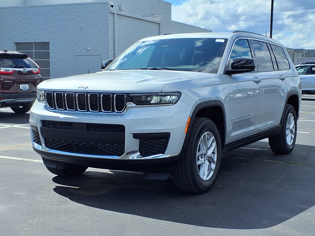 2025 Jeep Grand Cherokee L photo 2