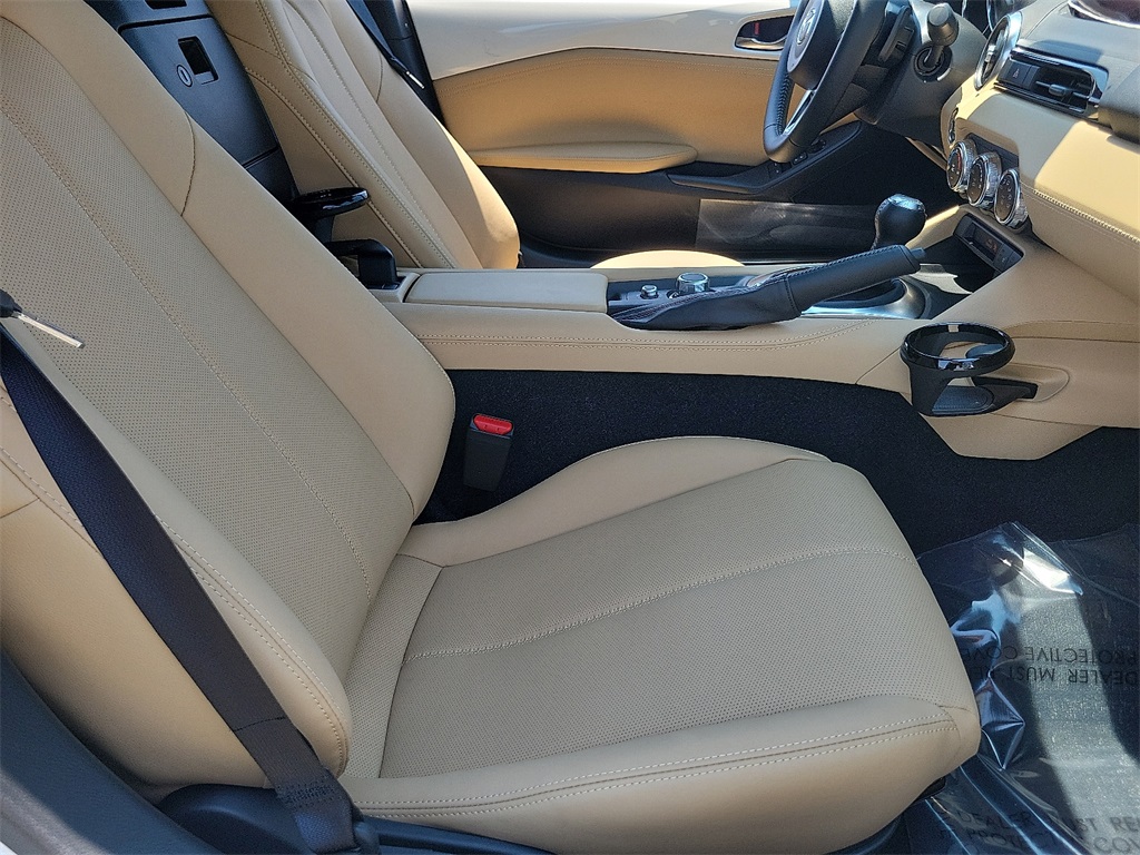 2025 Mazda MX-5 Miata Miata Grand Touring photo 16