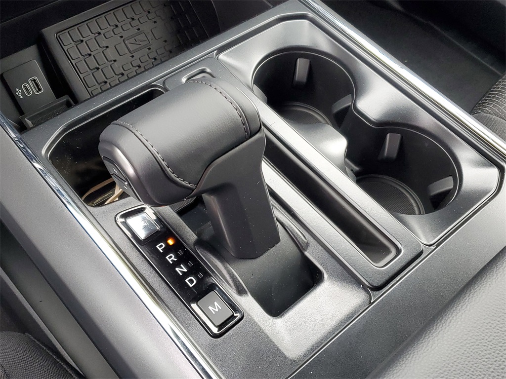 2025 Ford F-150 XLT photo 18