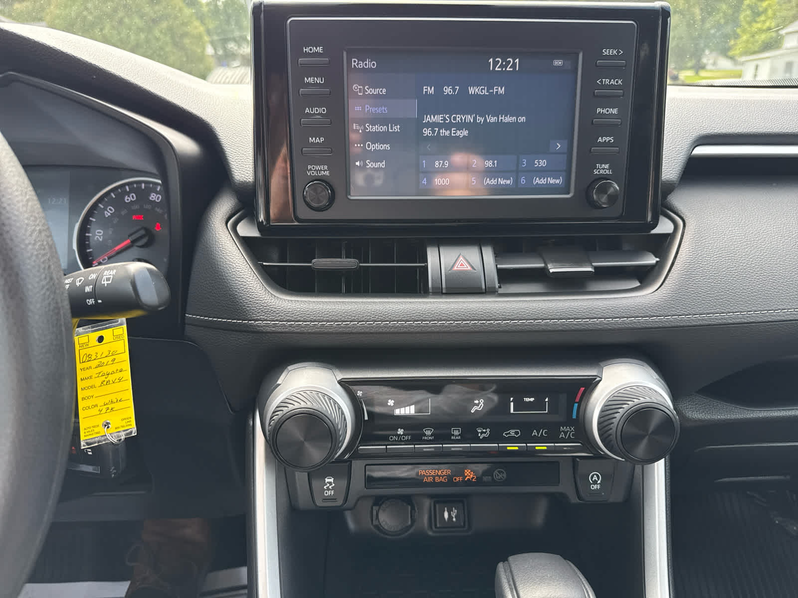 2019 Toyota RAV4 LE photo 19