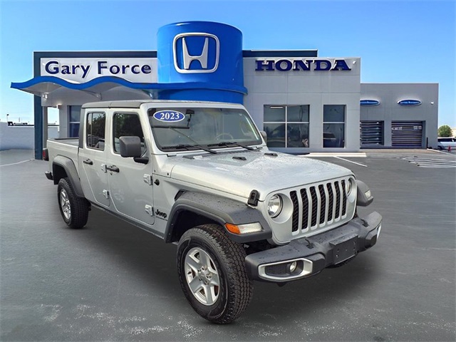 2023 Jeep Gladiator Sport S's photo