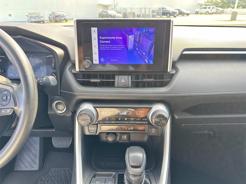 2024 Toyota RAV4 XLE photo 20