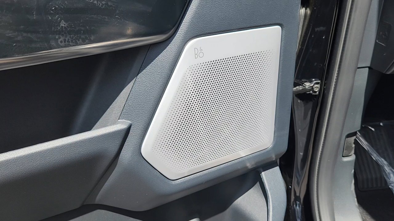 2025 Ford F-150 Platinum photo 9