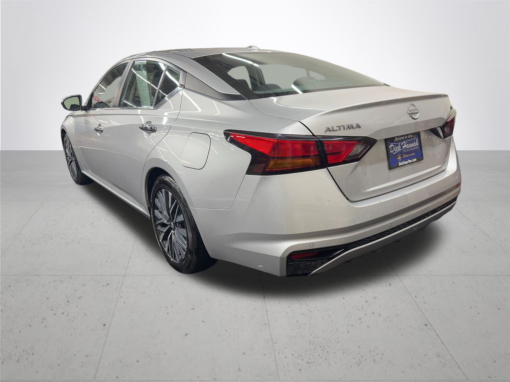 2024 Nissan Altima 2.5 SV photo 3