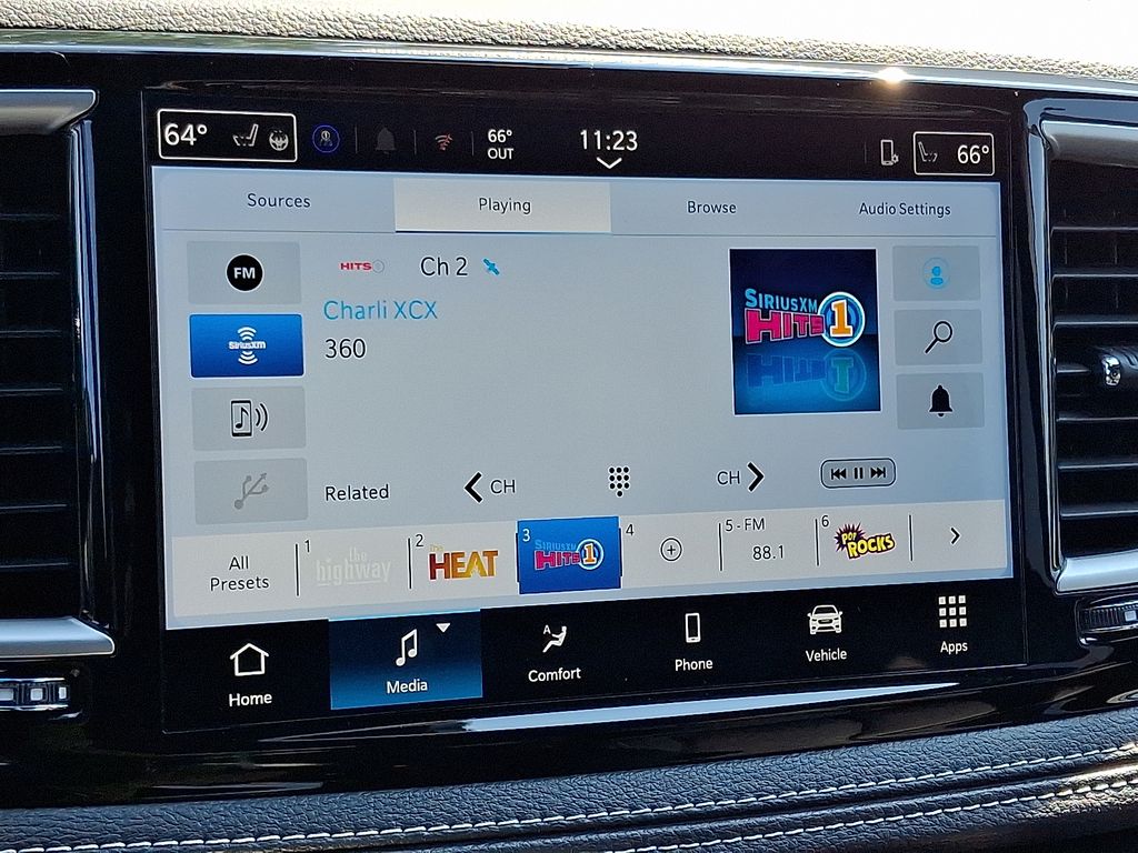 2026 Chrysler Pacifica photo 15