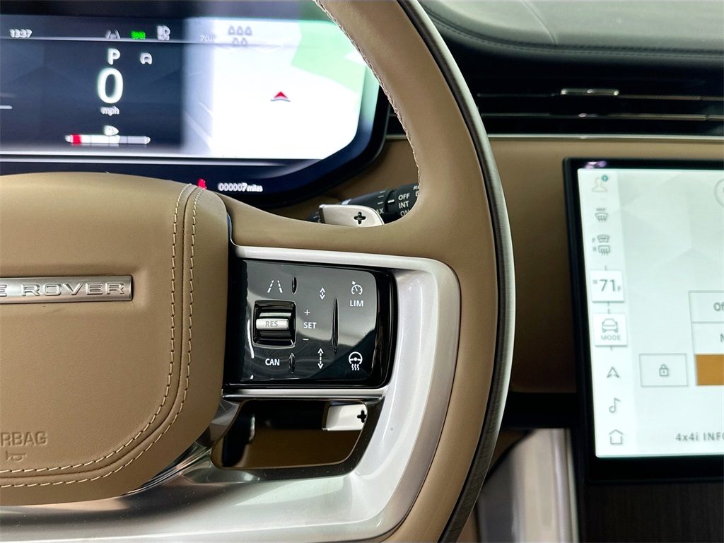 2025 Land Rover Range Rover SE photo 12