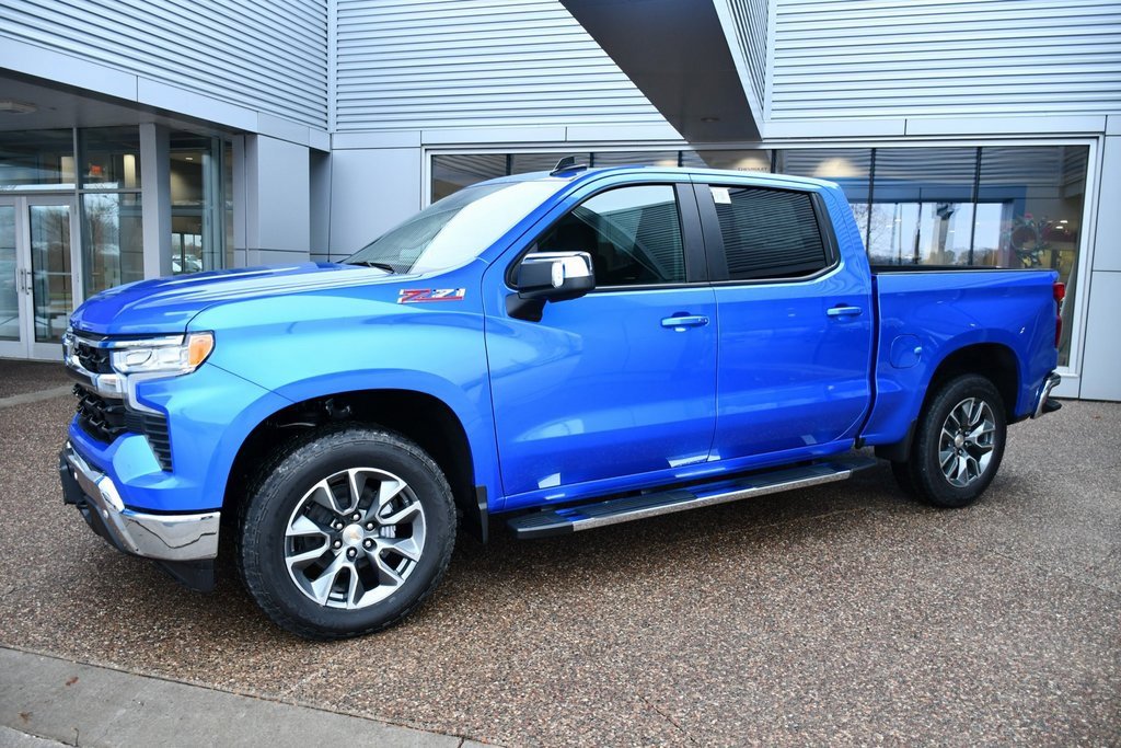 2026 Chevrolet Silverado 1500 LT photo 2