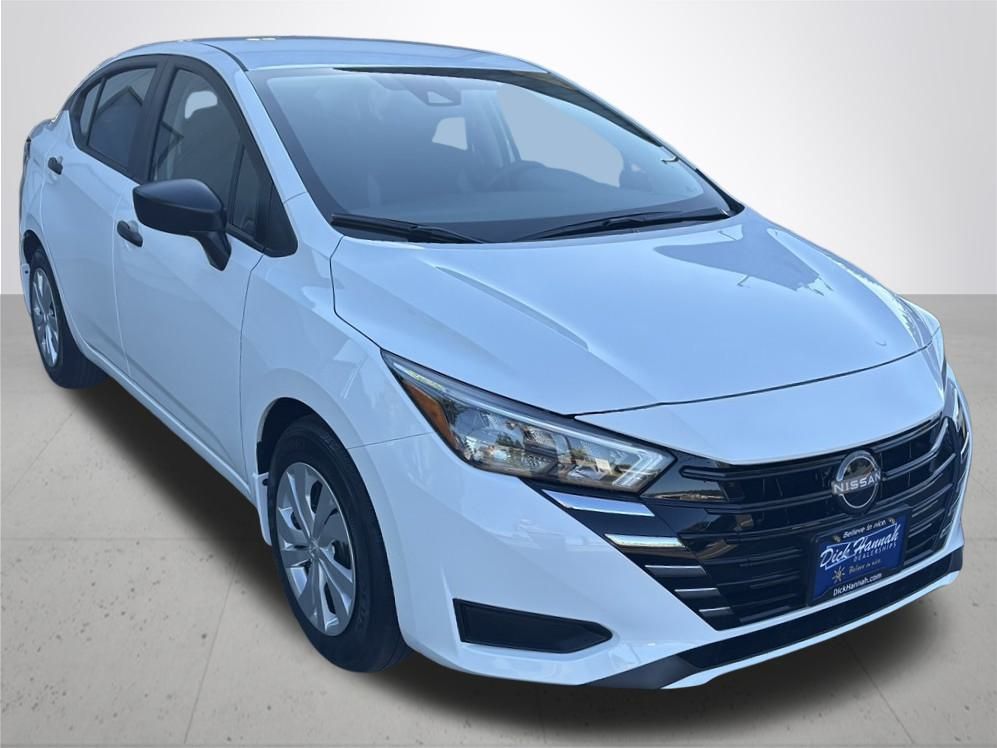 2025 Nissan Versa 1.6 S photo 5