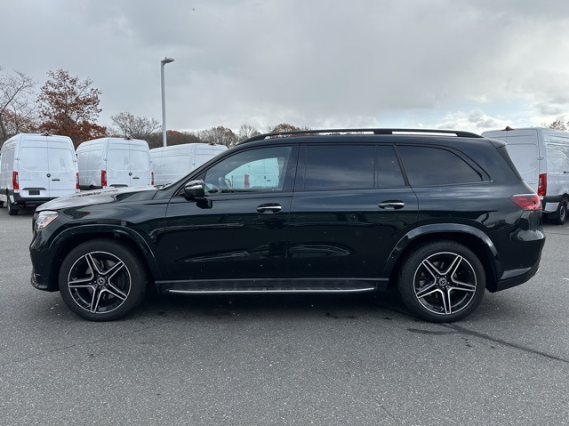2025 Mercedes Benz GLS 450 4MATIC photo 3