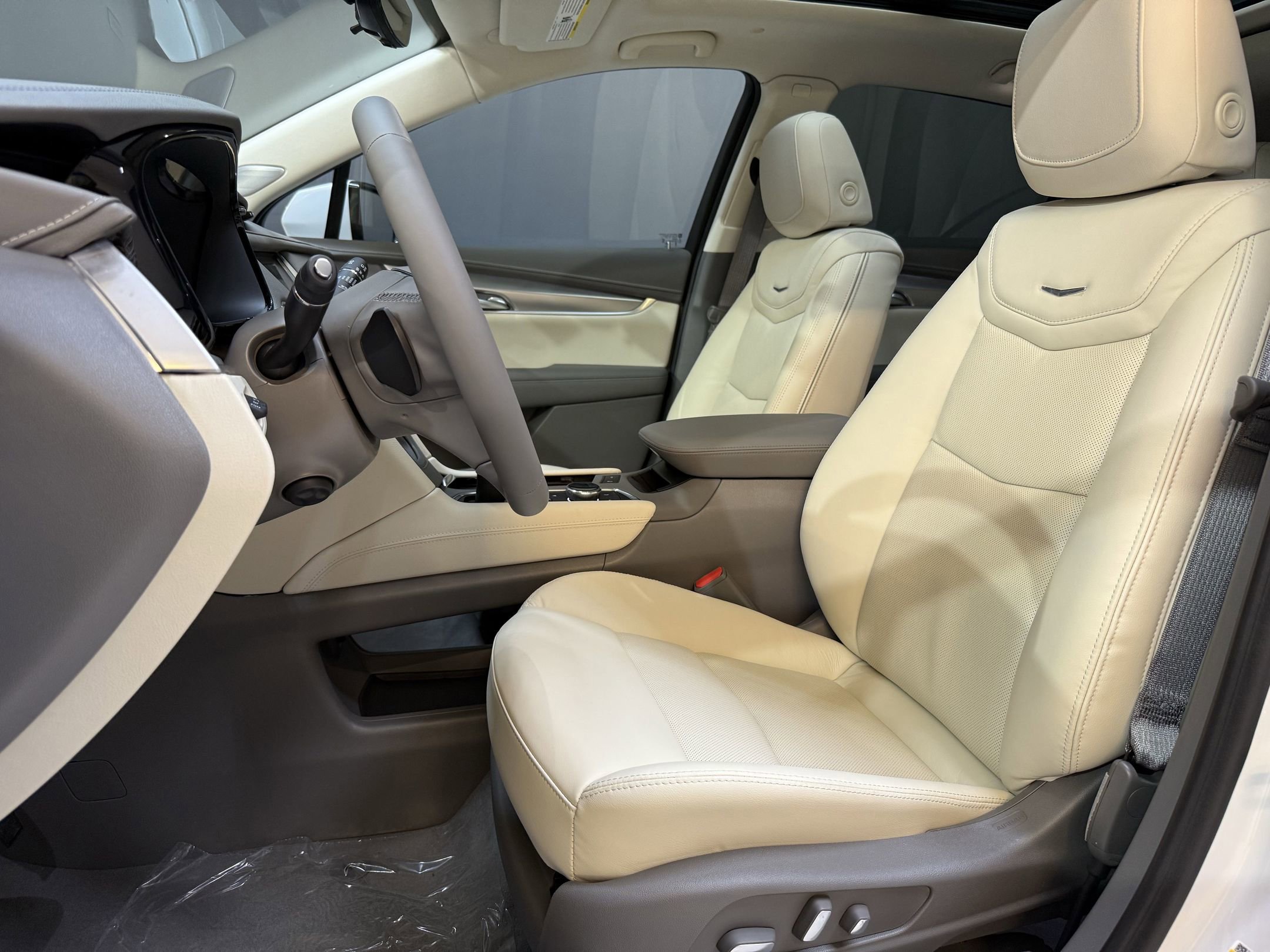 2025 Cadillac XT5 Premium Luxury photo 2