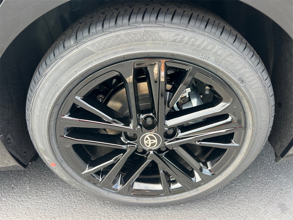2025 Toyota Camry SE photo 19