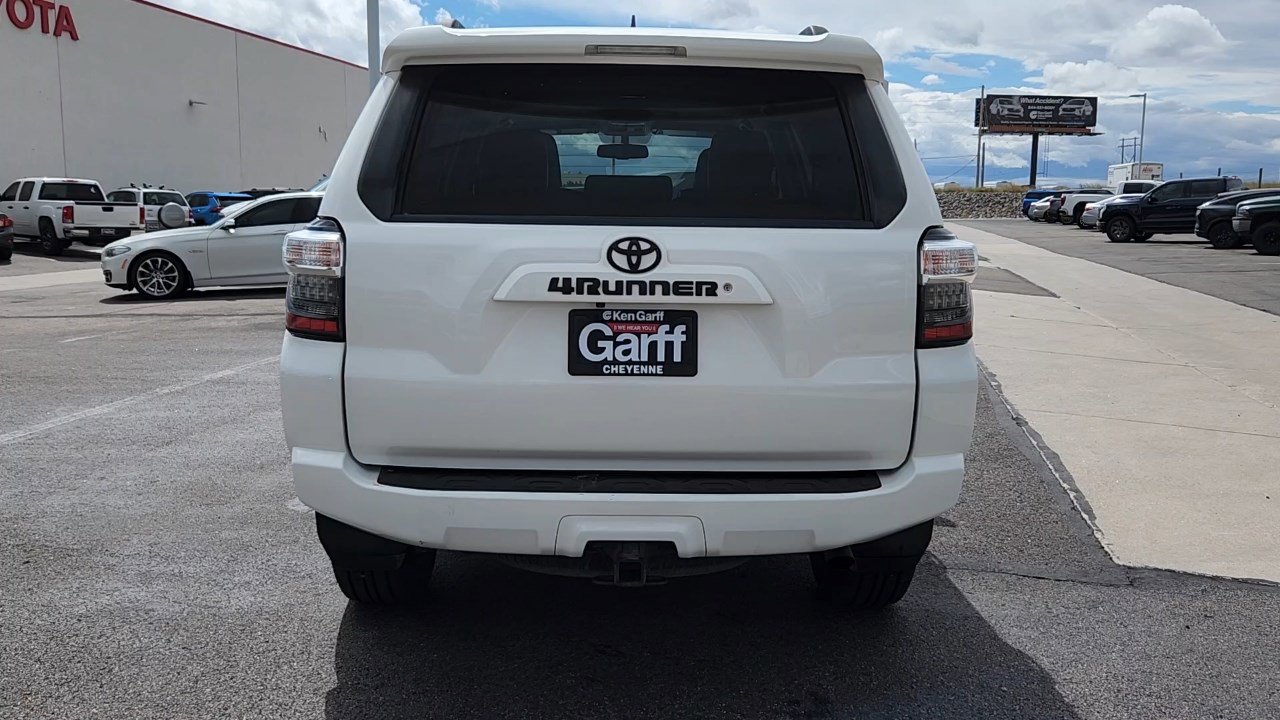 2018 Toyota 4Runner SR5 Premium photo 18
