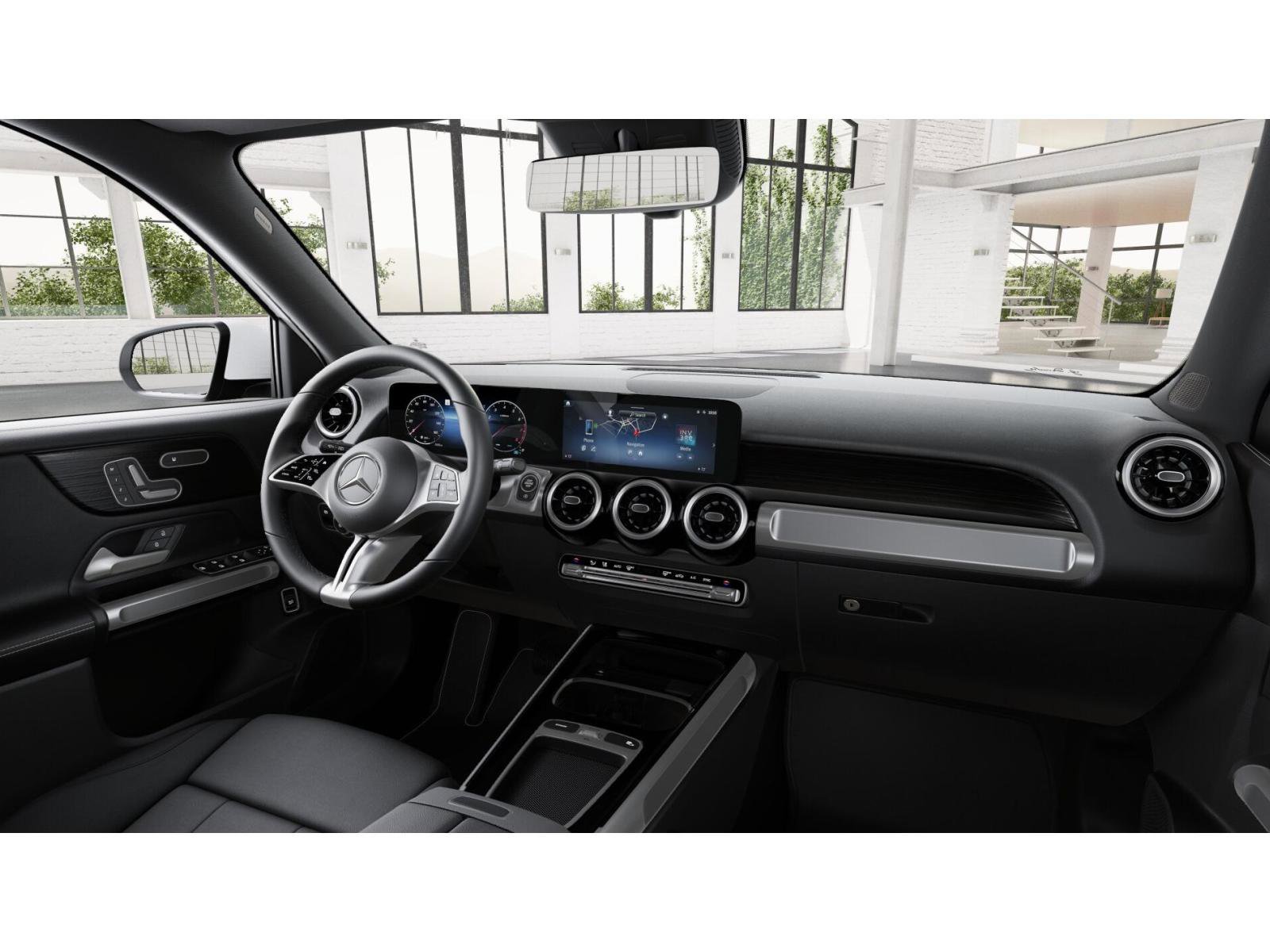 2026 Mercedes Benz GLB 250 4MATIC photo 2