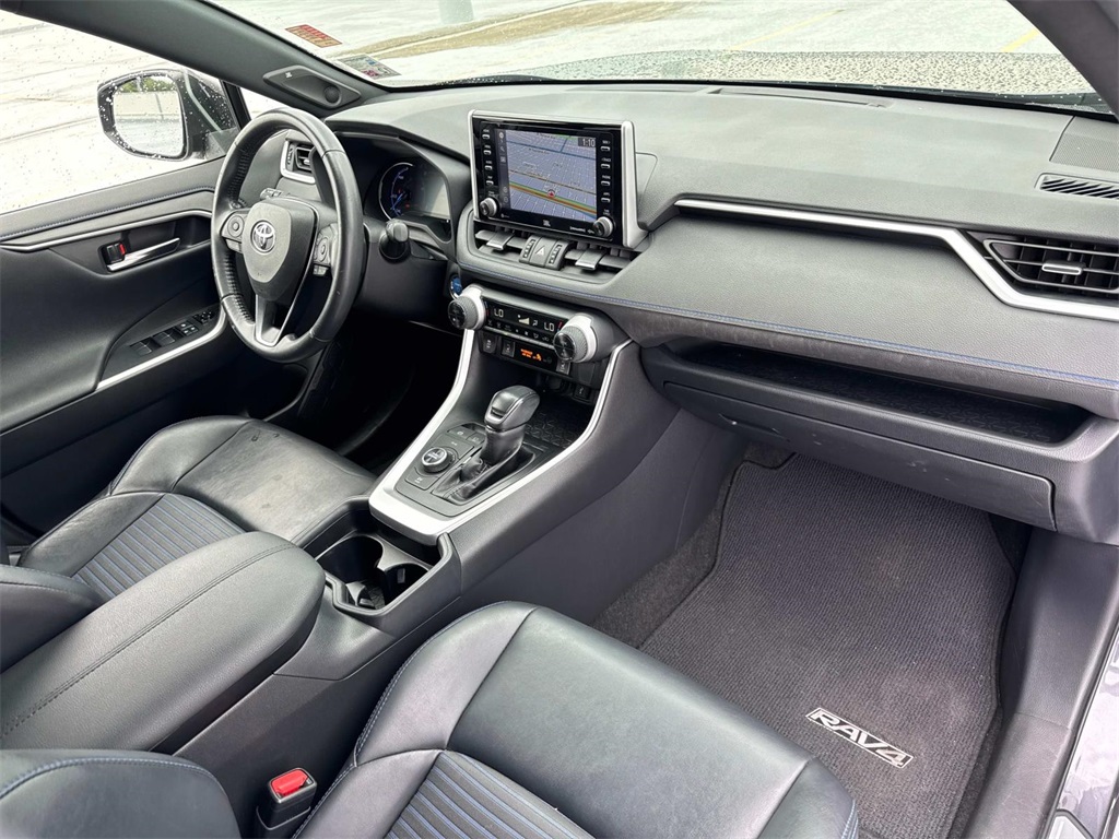 2020 Toyota RAV4 Hybrid XSE photo 8