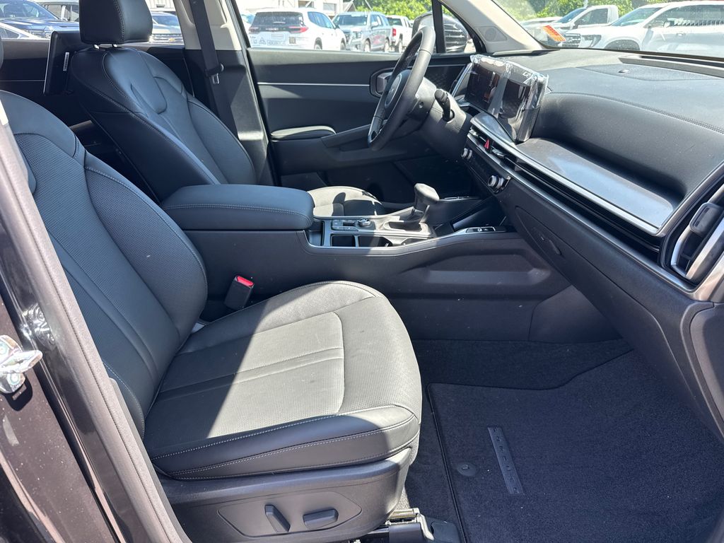 2025 Kia Sorento EX photo 12