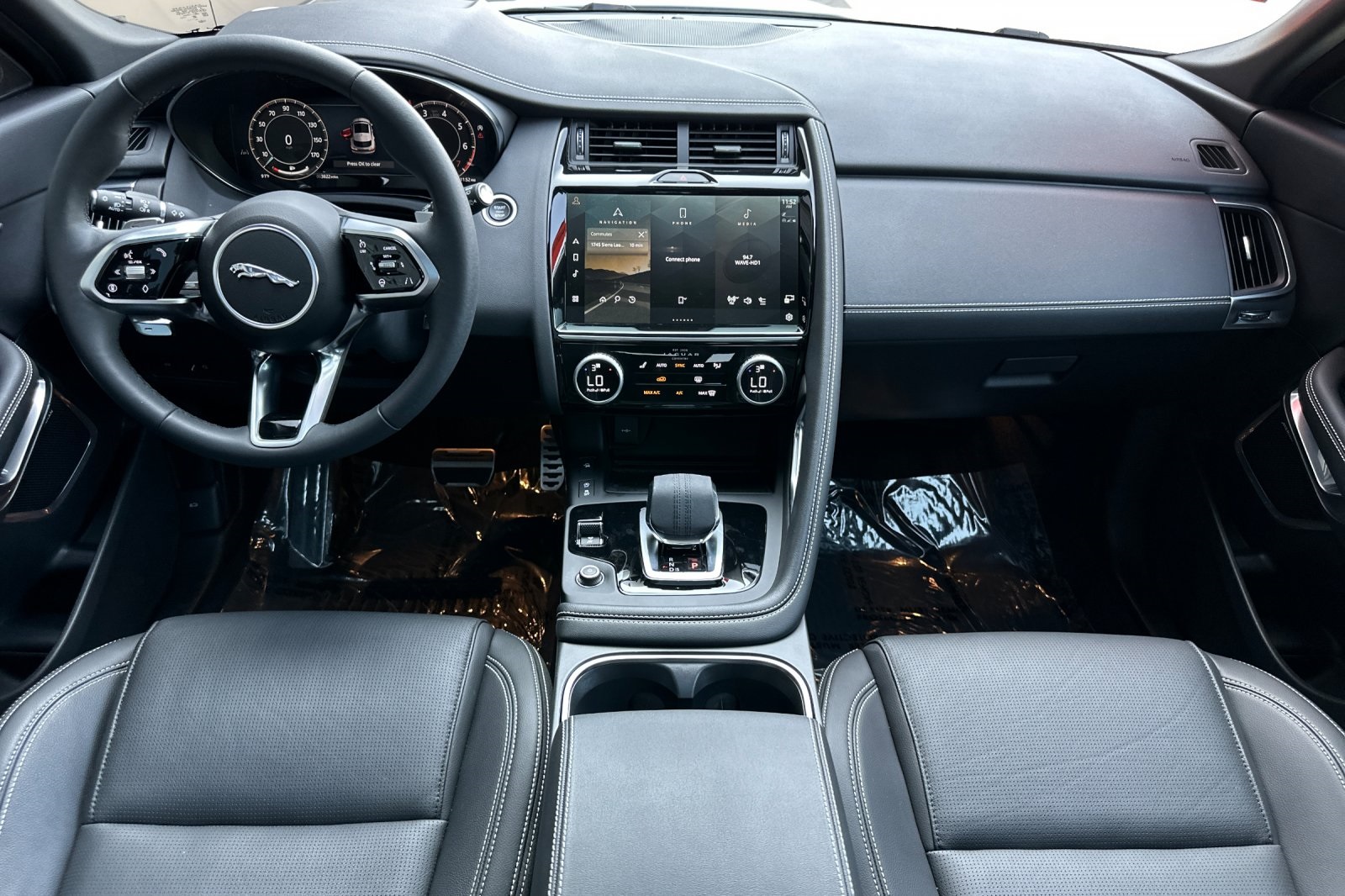 2024 Jaguar E-PACE R-Dynamic SE photo 12