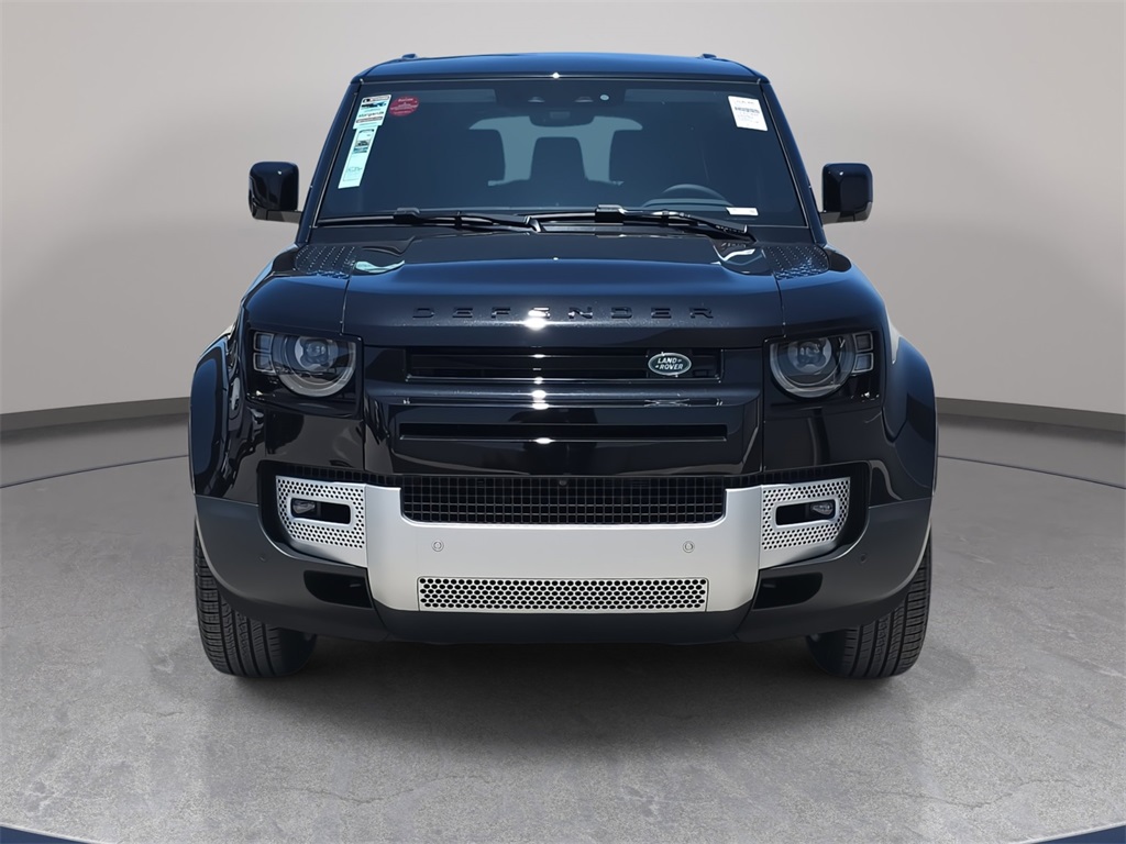 2025 Land Rover Defender 130 S photo 2