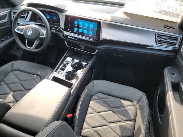 2026 Volkswagen Atlas Cross Sport SE Technology photo 31