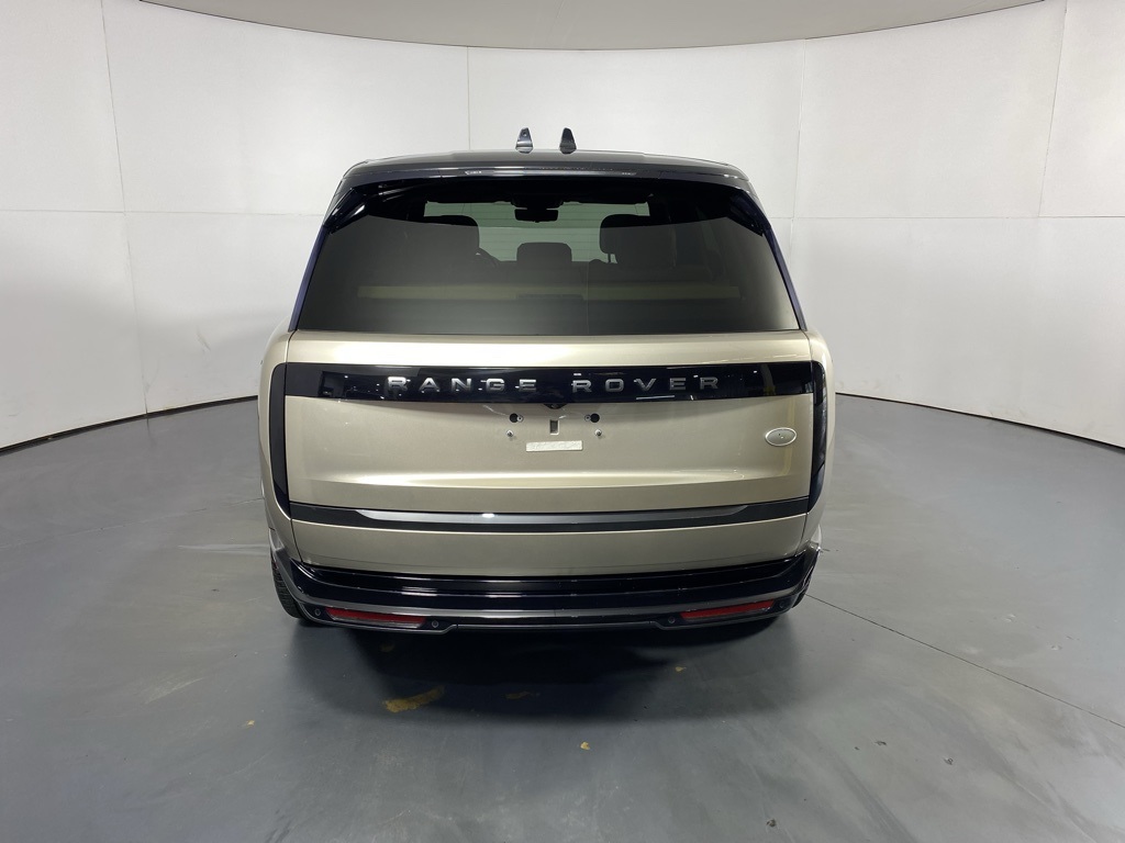 2023 Land Rover Range Rover SE photo 5