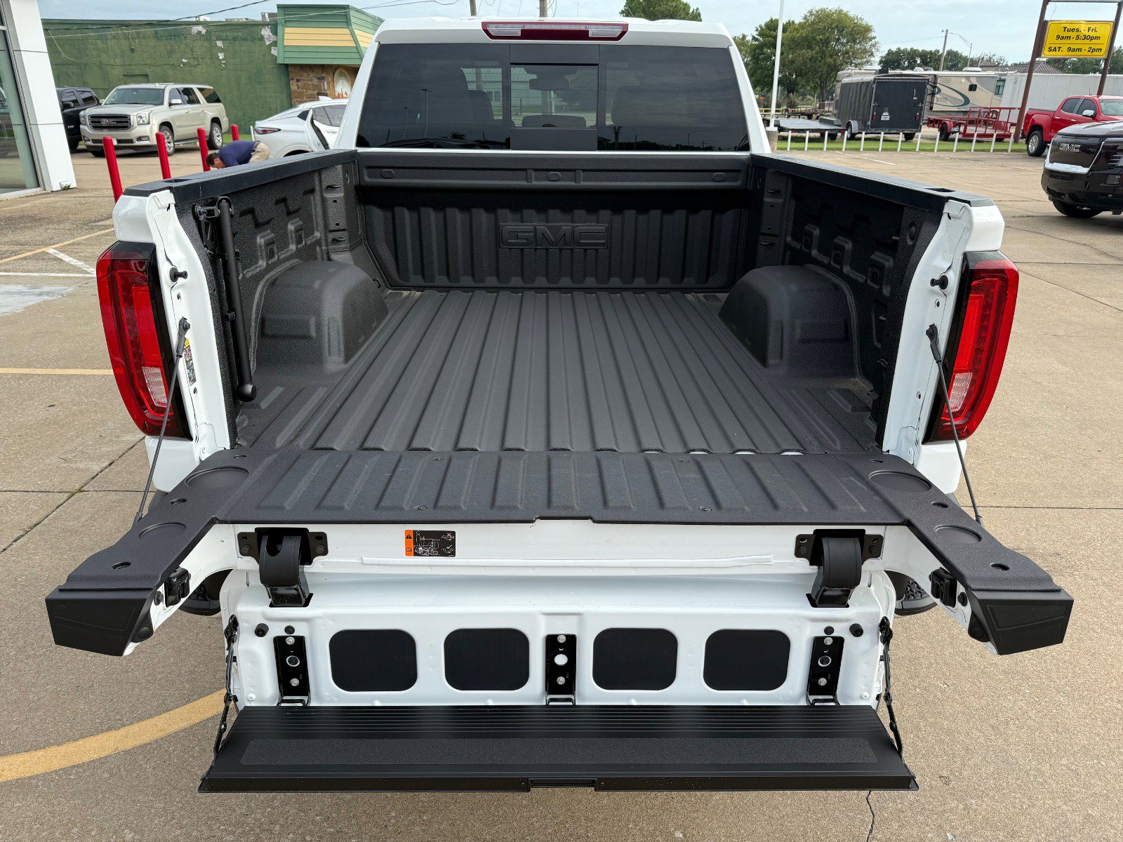2025 Gmc Sierra 1500 SLT photo 5