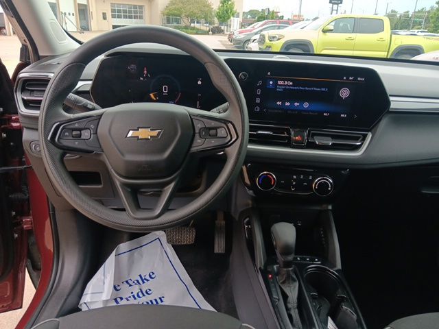 2025 Chevrolet Trailblazer LT photo 17
