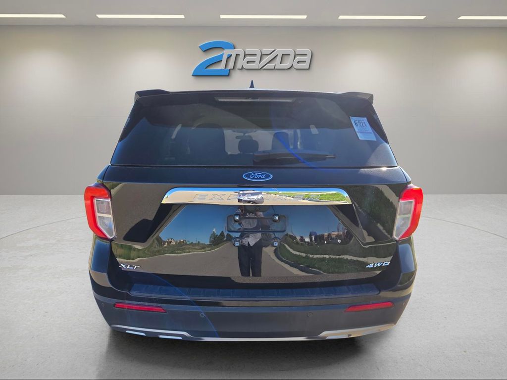 2024 Ford Explorer XLT photo 3