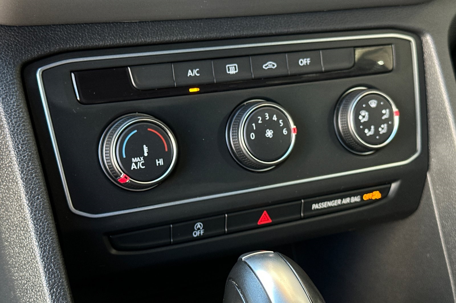2021 Volkswagen Atlas Cross Sport photo 16