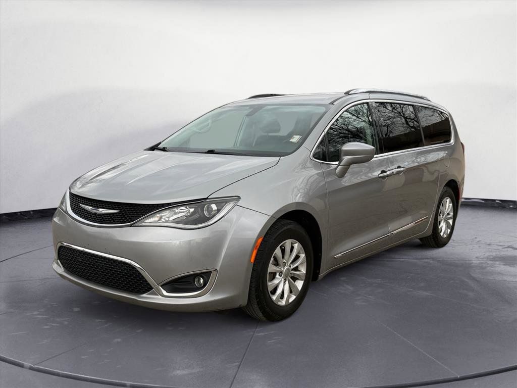 Used 2018 Chrysler Pacifica Touring L with VIN 2C4RC1BGXJR269631 for sale in Terre Haute, IN