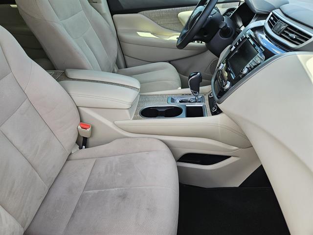 2019 Nissan Murano SV photo 9