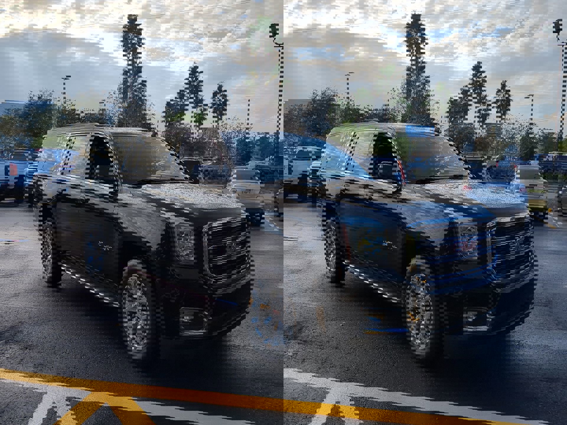 2020 GMC Yukon XL SLE's photo