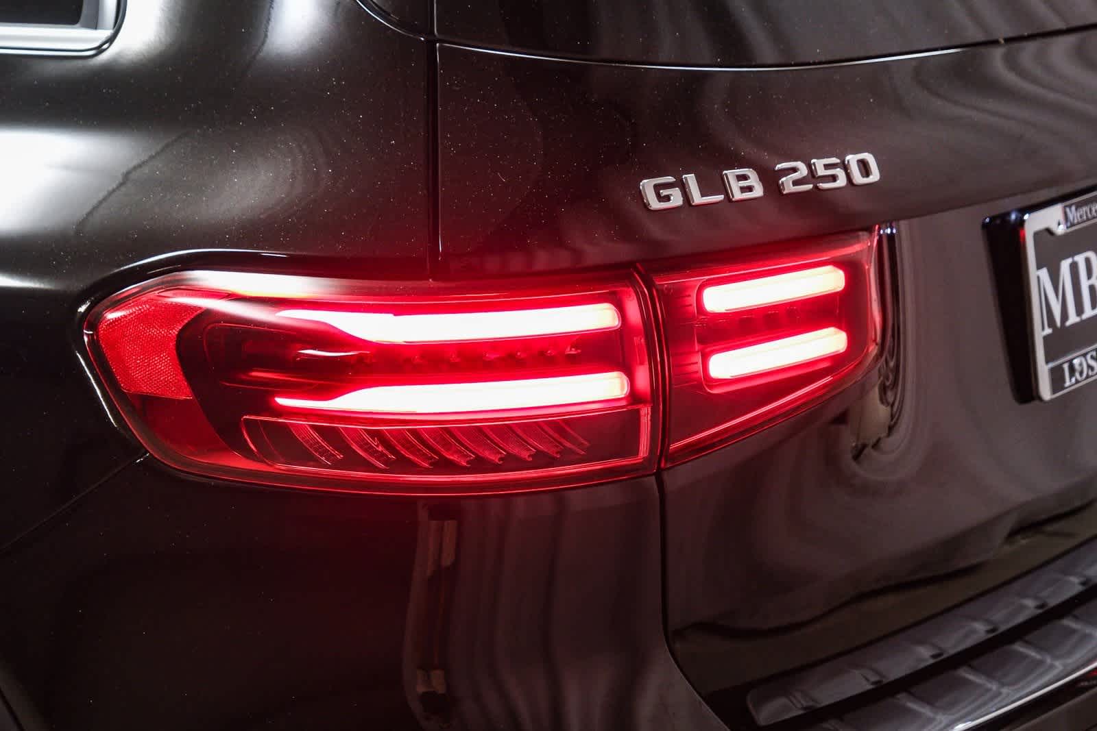 2025 Mercedes Benz GLB 250 photo 7