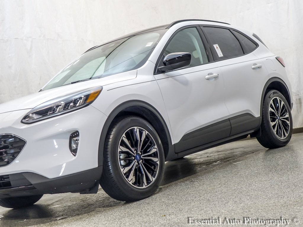 2022 Ford Escape SEL photo 4