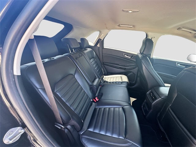 2020 Ford Edge SEL photo 26