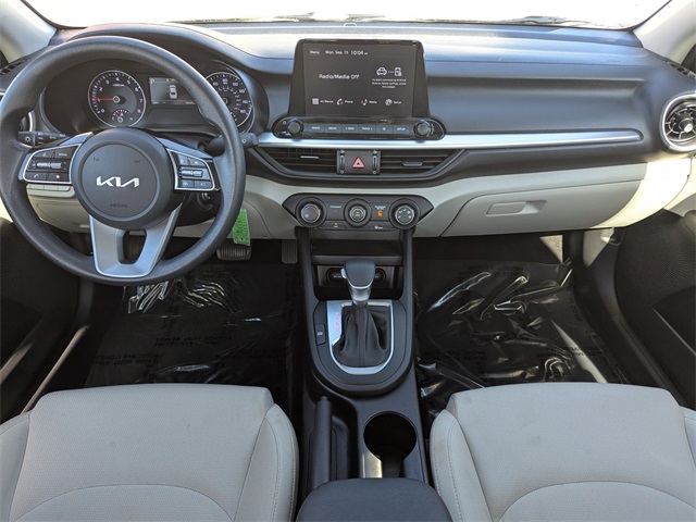 2023 Kia Forte LXS photo 9