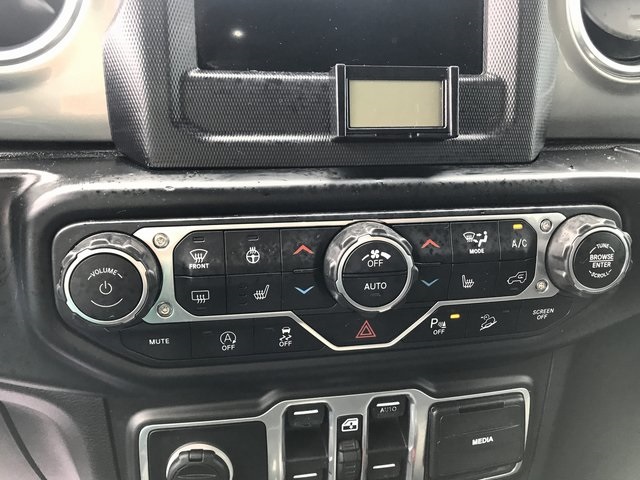 2018 Jeep Wrangler Unlimited Sahara photo 14
