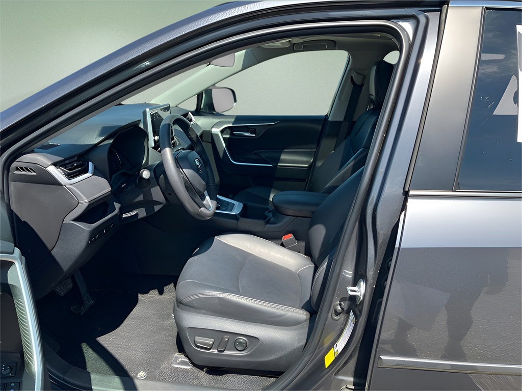 2023 Toyota RAV4 Hybrid XLE Premium photo 9