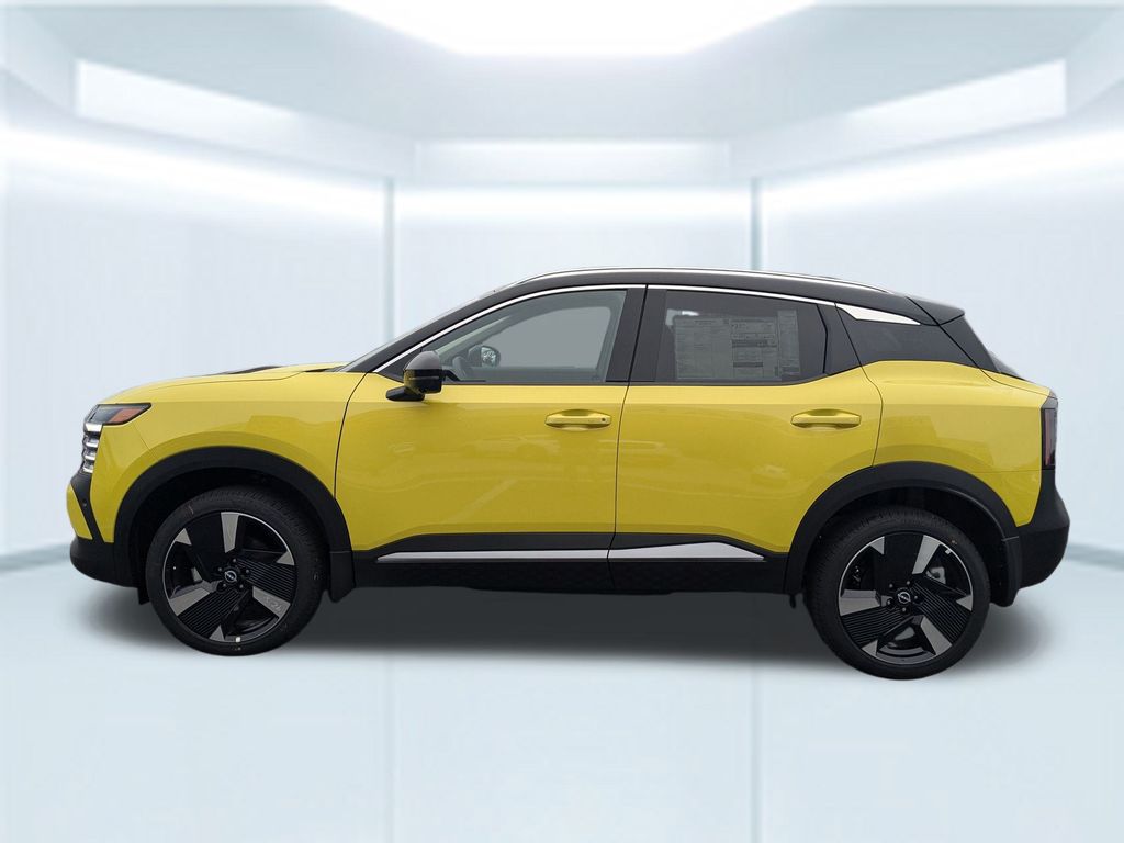2025 Nissan Kicks SR photo 2