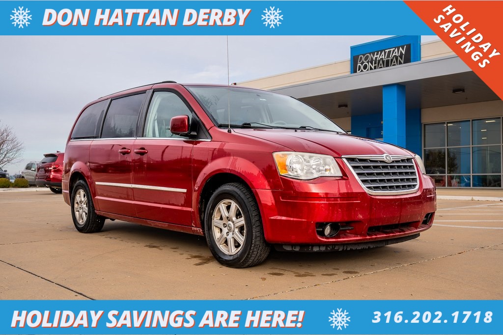 2010 Chrysler Town & Country Touring's photo