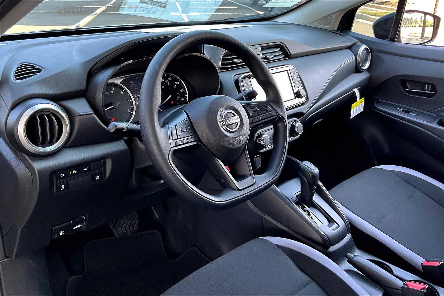 2025 Nissan Versa S photo 8