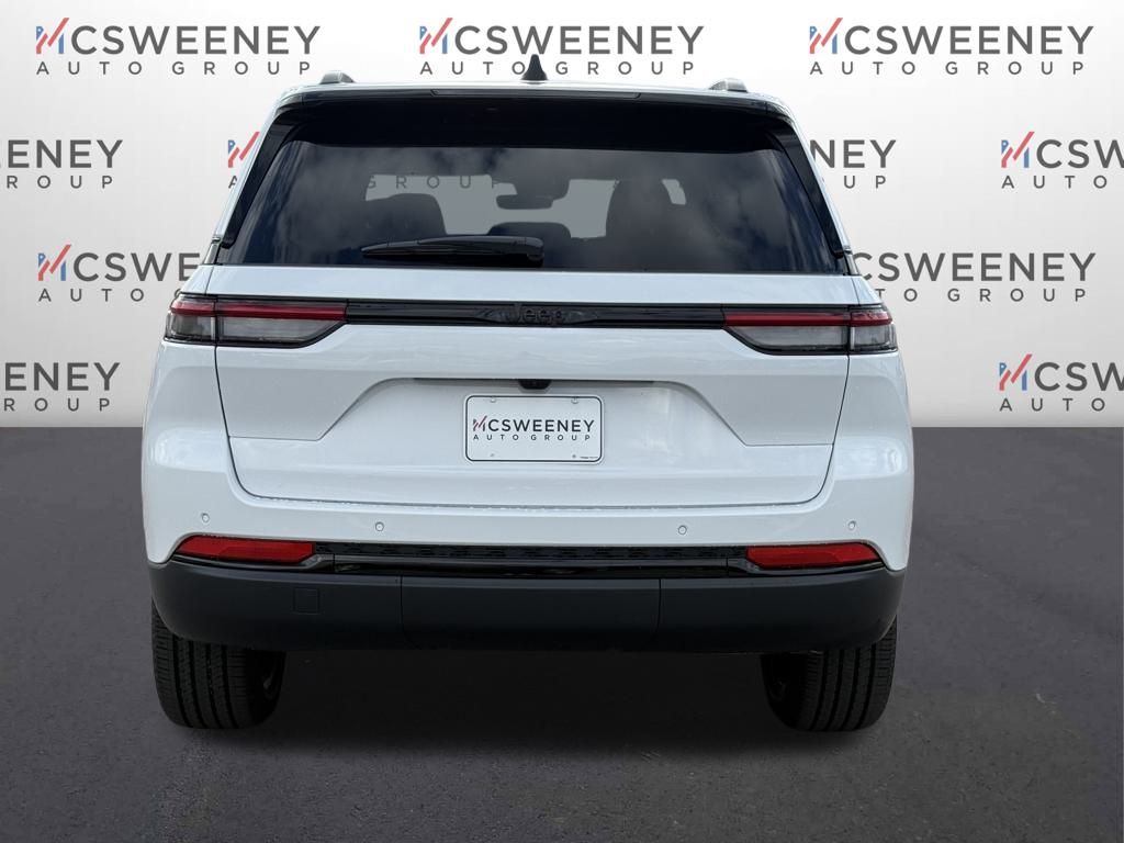 2025 Jeep Grand Cherokee Laredo Altitude X photo 2