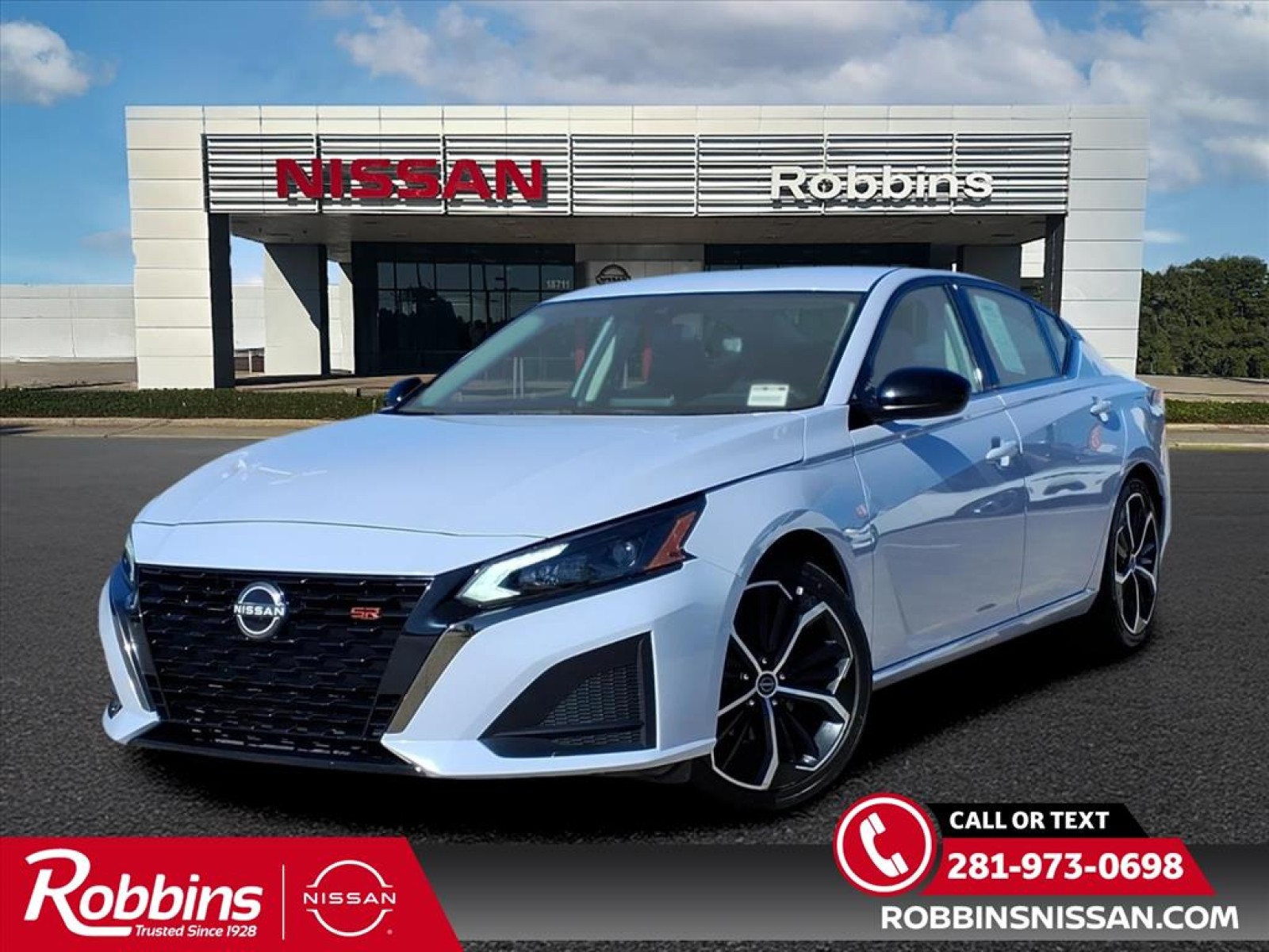 2024 Nissan Altima 2.5 SR Gray at Robbins Nissan